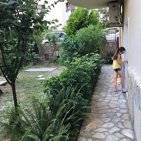 Emniyet Sokak Daire *
